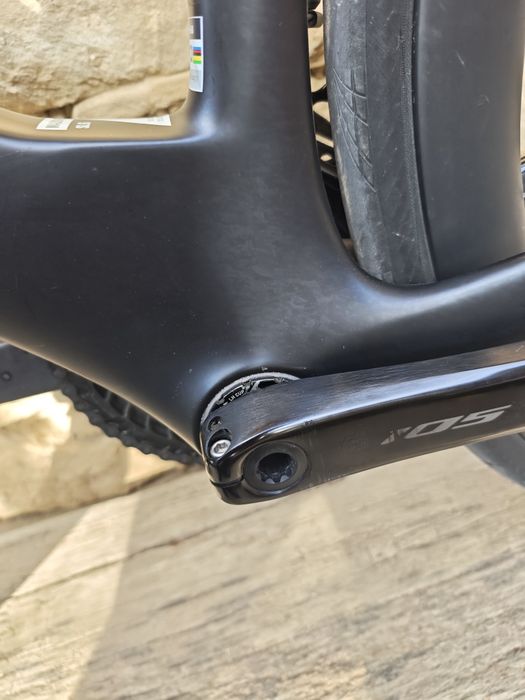 Trek Madone SL 6 2024 Shimano 105 Di2 / Bontrager Aeolus Carbon L