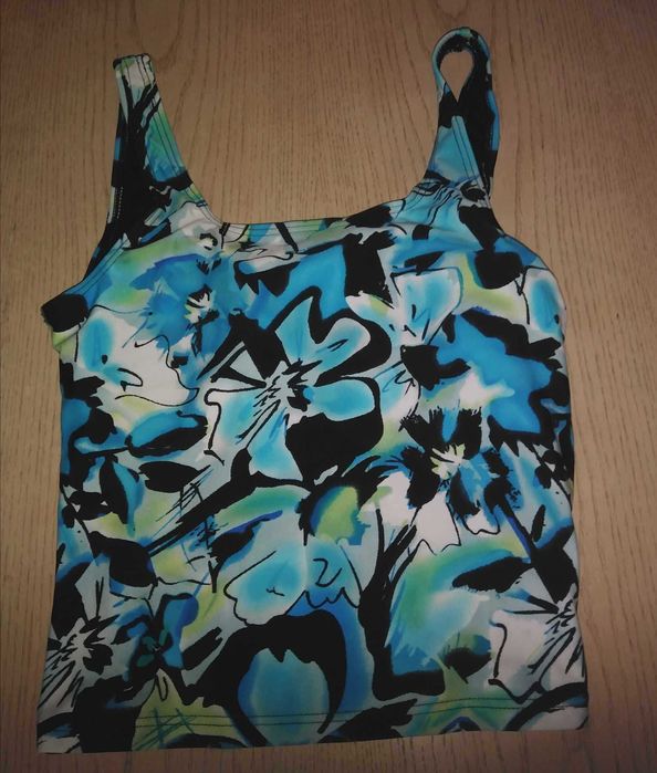 Costum de baie Nou, model foarte frumos
