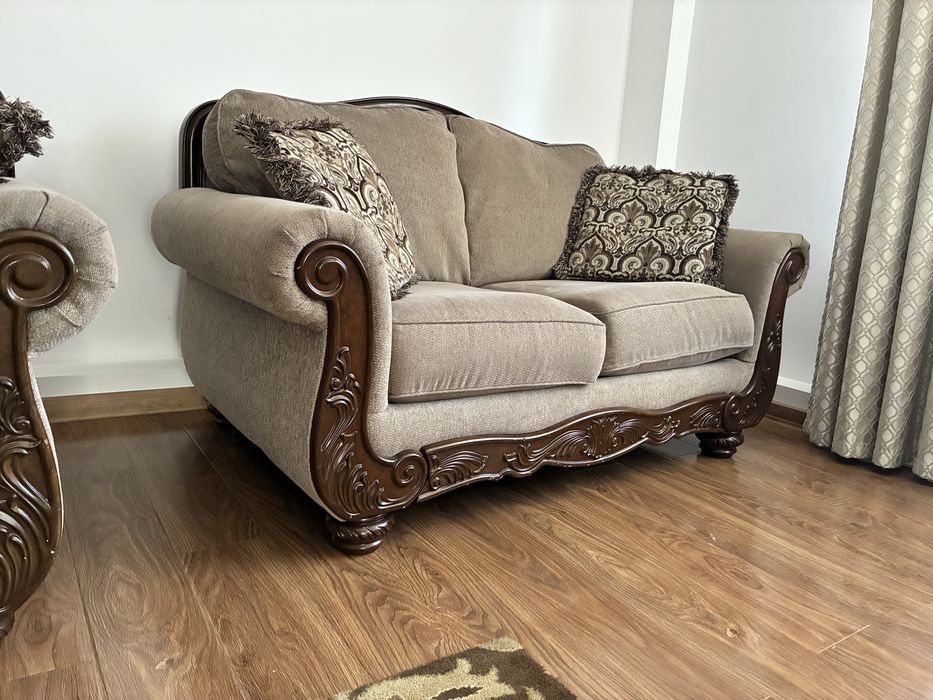 Canapea 2 locuri Mobexpert din lemn si material textil