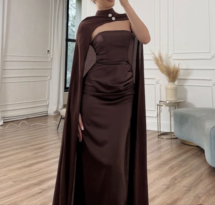 платье коричневое б/у