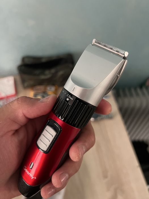 Машинка для стрижки Geemy GM-696
