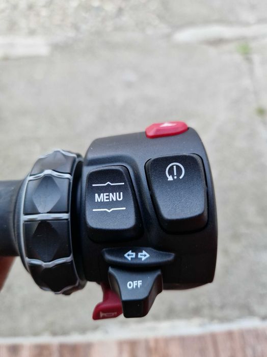 maneta acceleratie si bloc comenzi BMW F900R