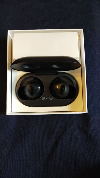 Наушники Samsung galaxy Buds новые