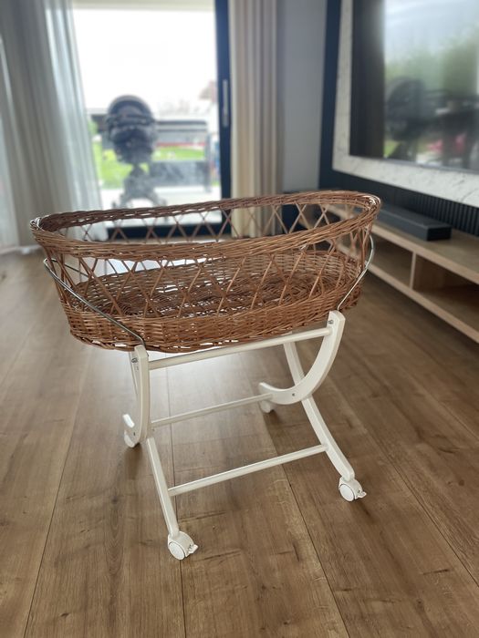 Patut portabil de bebe tip rafie