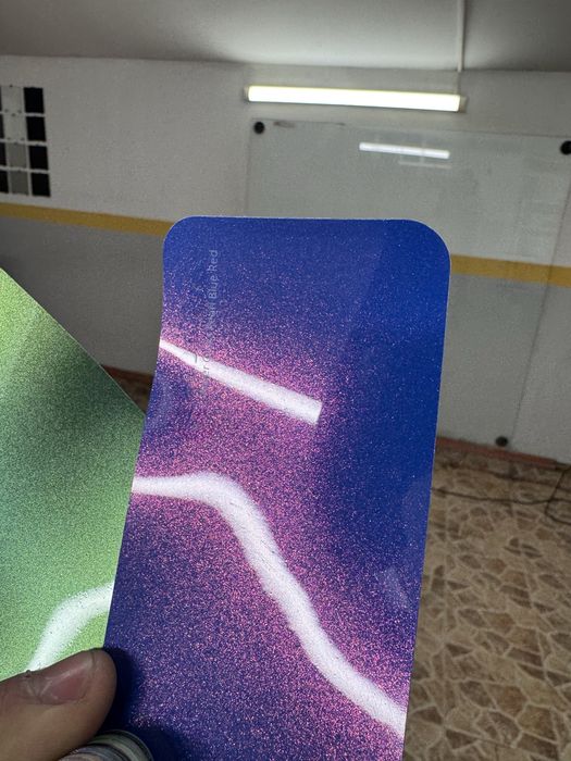 Фолио за облепяне на автомобили