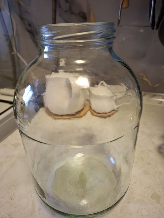 Продам 3 литровые банки