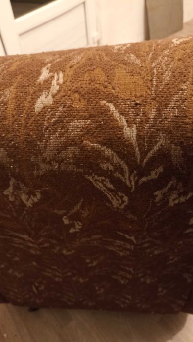 Продам мягкое кресло б/у для гостиной.