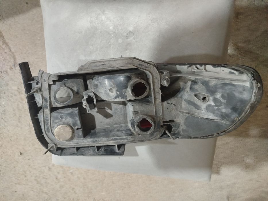 Задний правый фонарь на Субару импреза