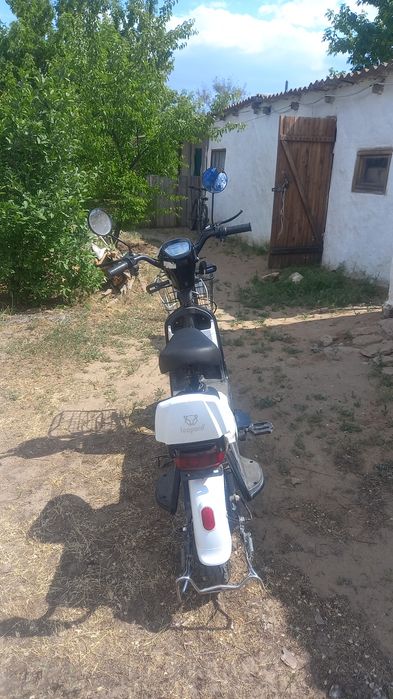 Продаю электроскутер состаяние алхамдулиллах