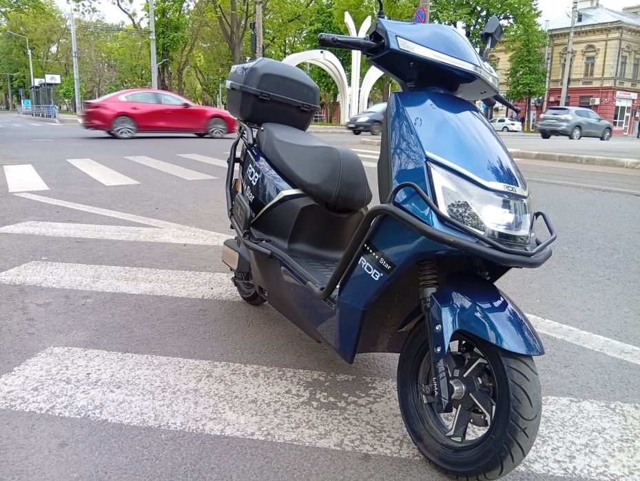 Scuter electric km efectuați 550 , este ca și nou!
