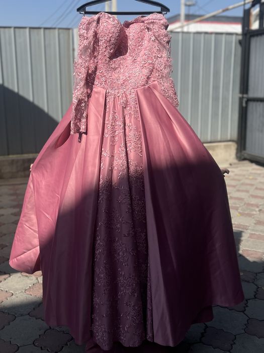 Вечернее платье