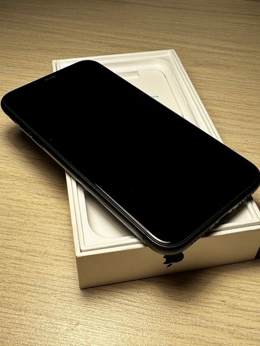 Продам IPhone 11