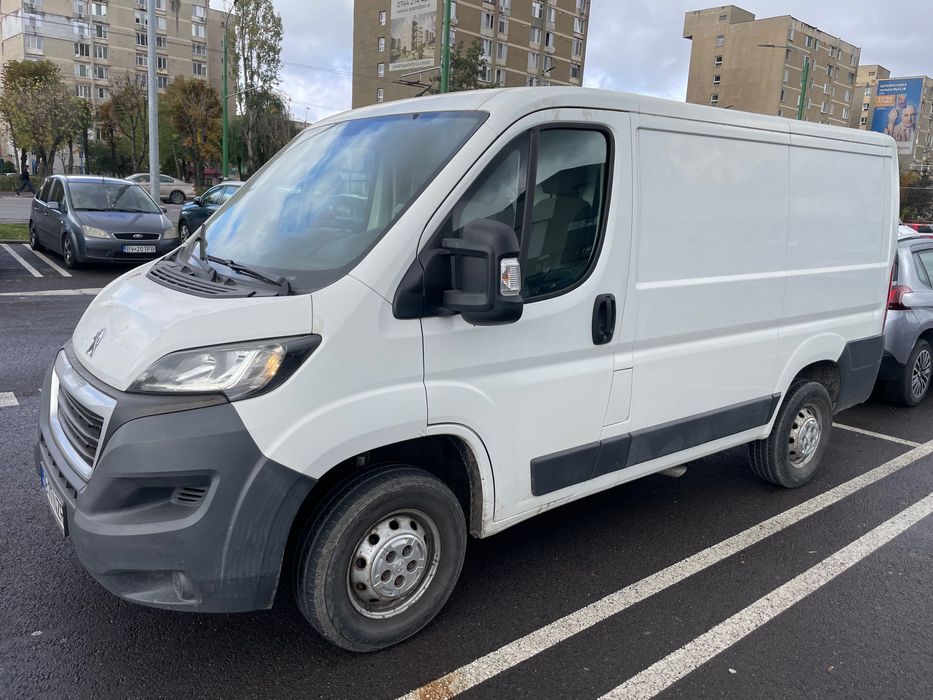 Dube de inchiriat / inchirieri dube / autoutilitara 3.5t / rent a van