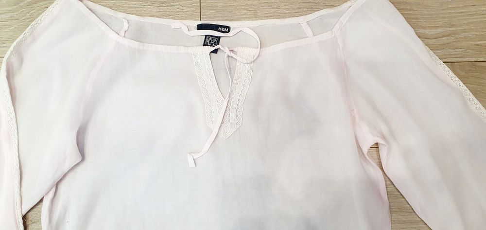 Женская одежда. Блузки, платья.