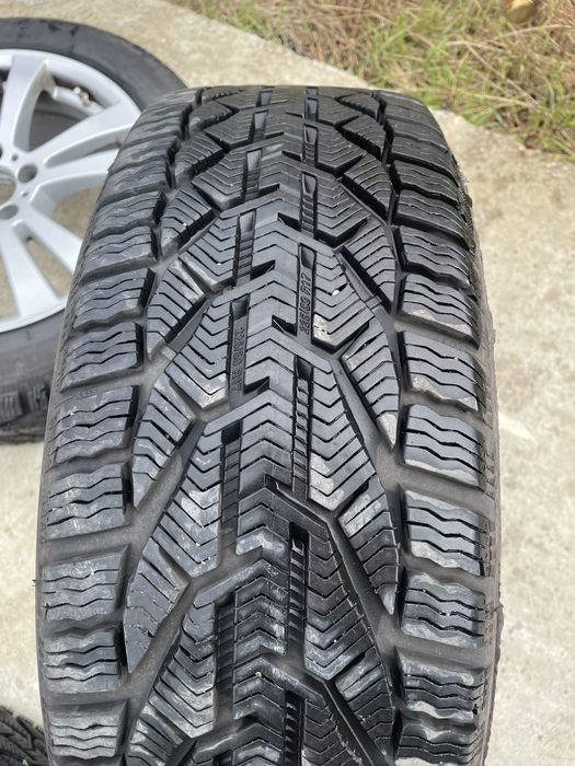 Jante R17 Mercedes cu cauciucuri de iarna compatibile VW Skoda Audi