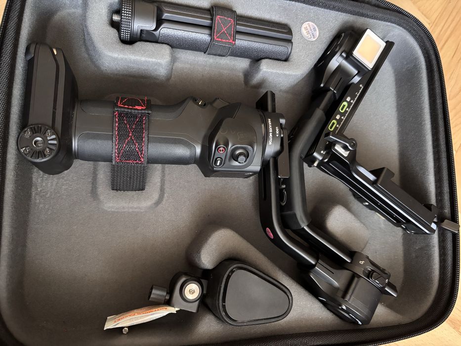 Zhiyun Gimbal Crane 4 Combo