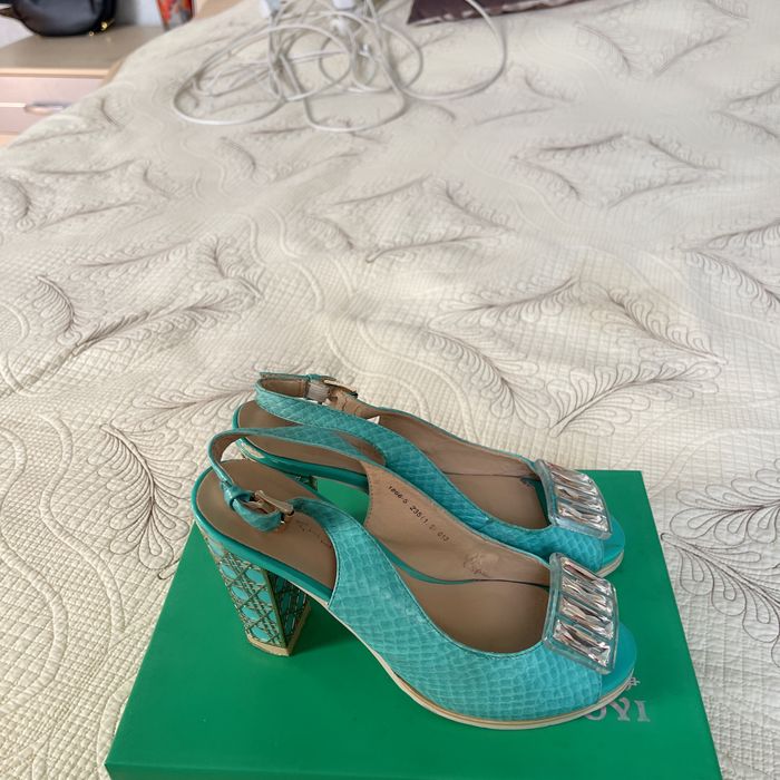 Продается летние босаножки