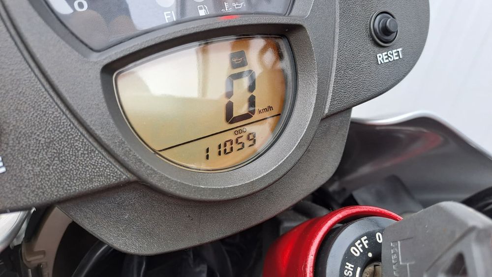 MotoFly Ploiesti vinde Kawasaki Er-6n 2006