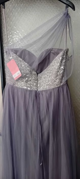 Продавам официална дълга рокля