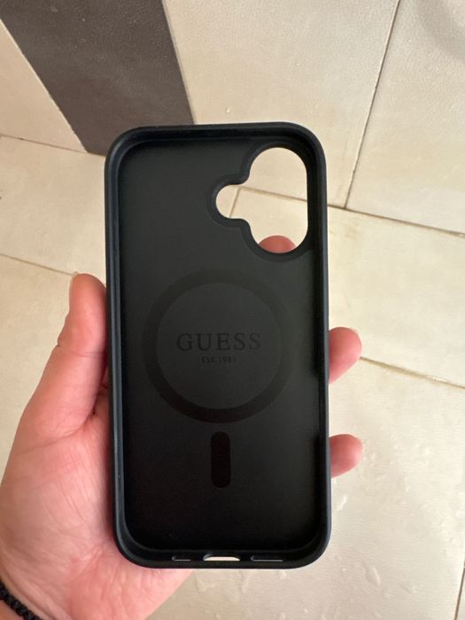 Кейс GUESS за айфон 16