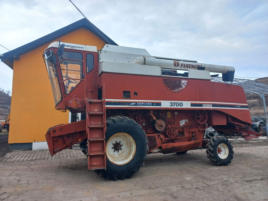 Dezmembram combina Laverda 3700 — poza 2