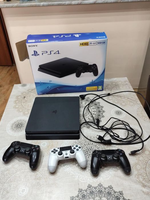Play station 4 slim 500 GB