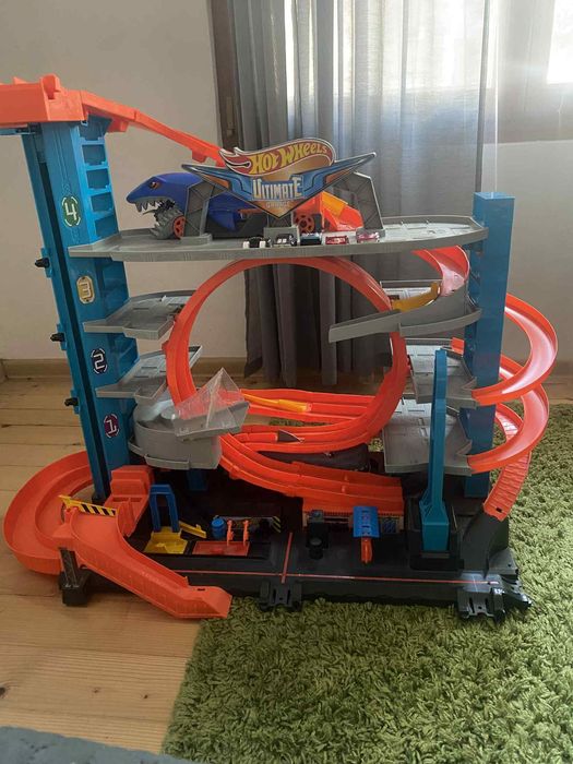 Писта Hot Wheels Ultimate Garage