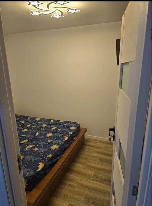 Închiriez apartament