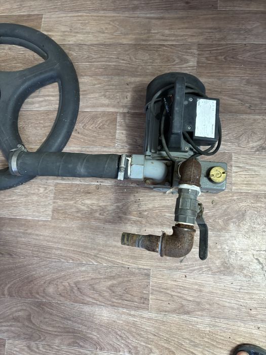 Продам представлен электрический водяной насос,