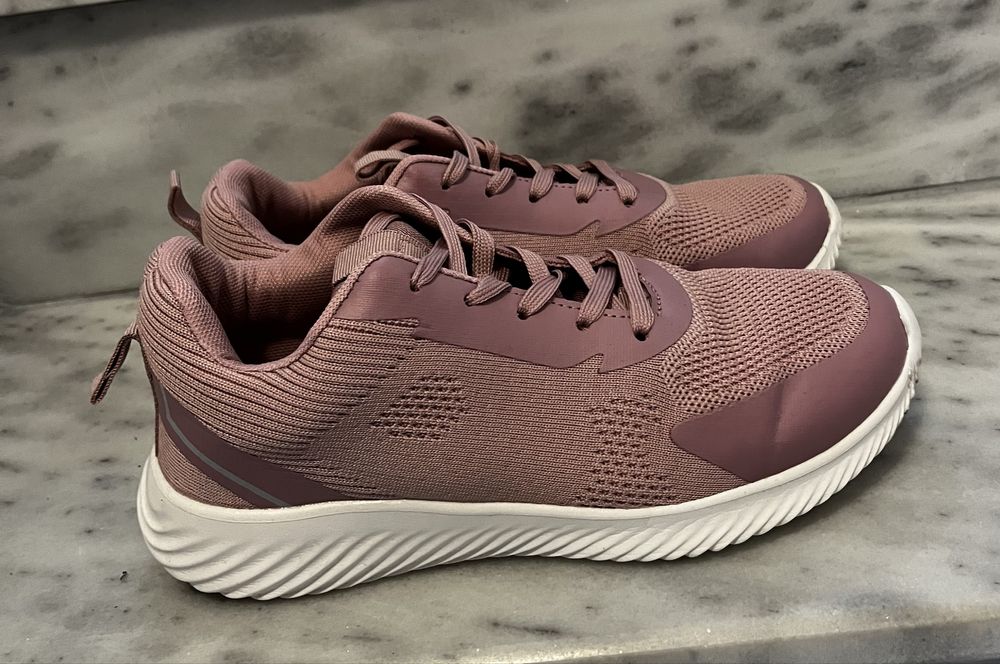 Дамски нови маратонки