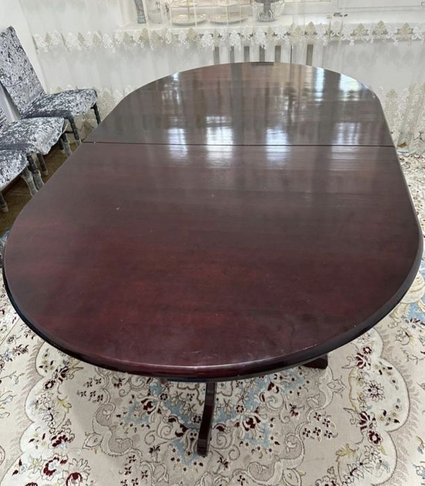 Гостинный стол сатылады