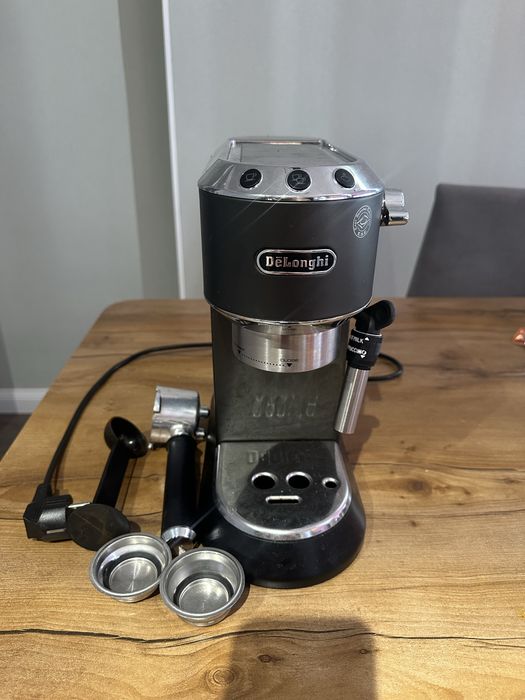 Кофемашина Delonghi EC685