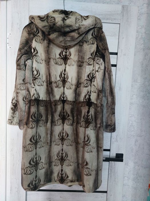 Продаётся норковая шуба