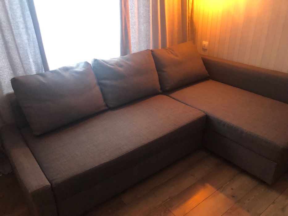 Colțar extensibil cu depozitare