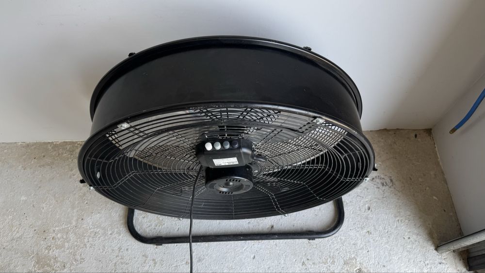 Ventilator de podea profesional Trotek . Defect