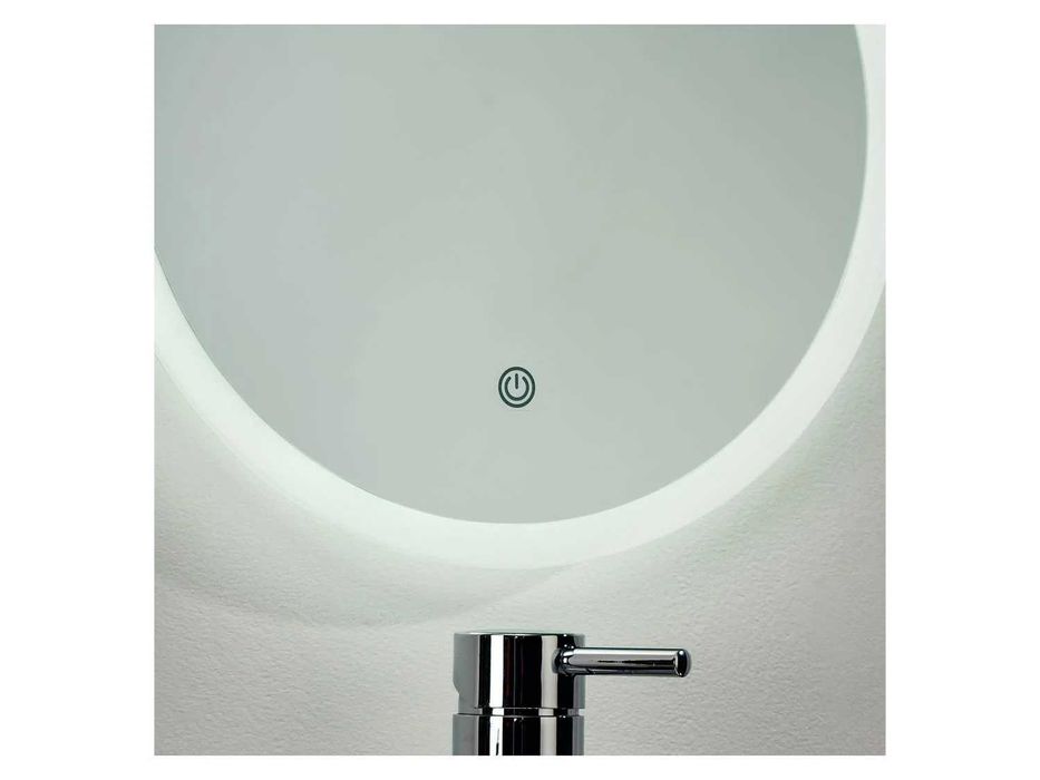 Огледало за баня с LED осветление С функция против запотяване