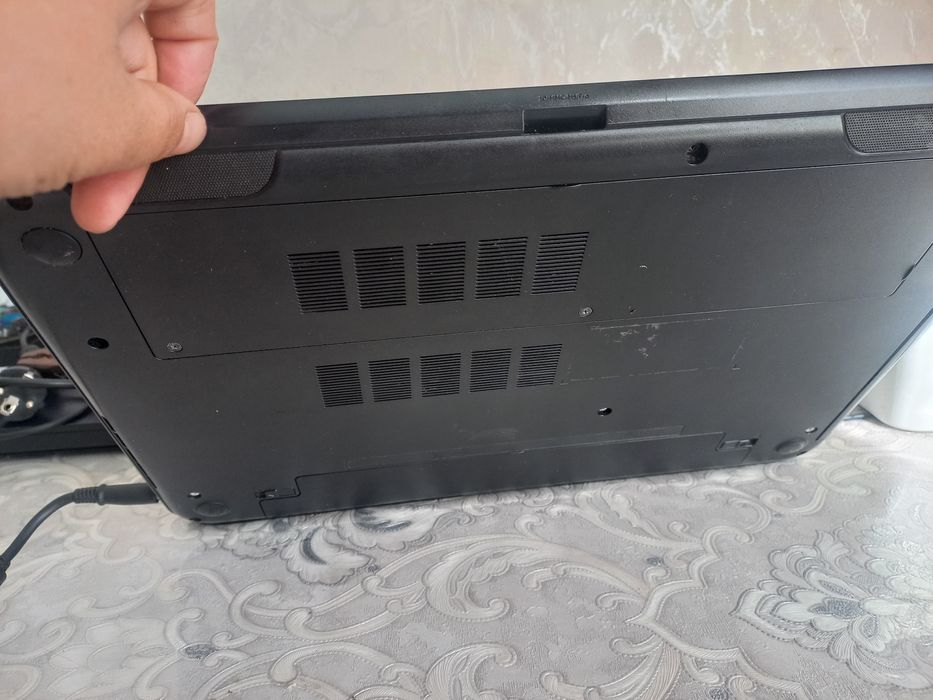 Продается ноутбук "DEEL"