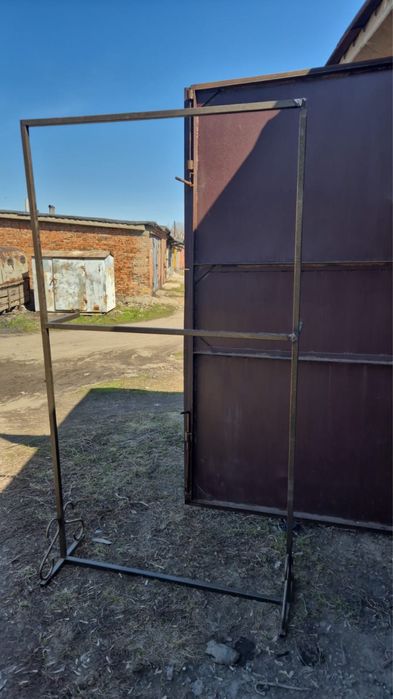 Продам оборудование для магазина одежды