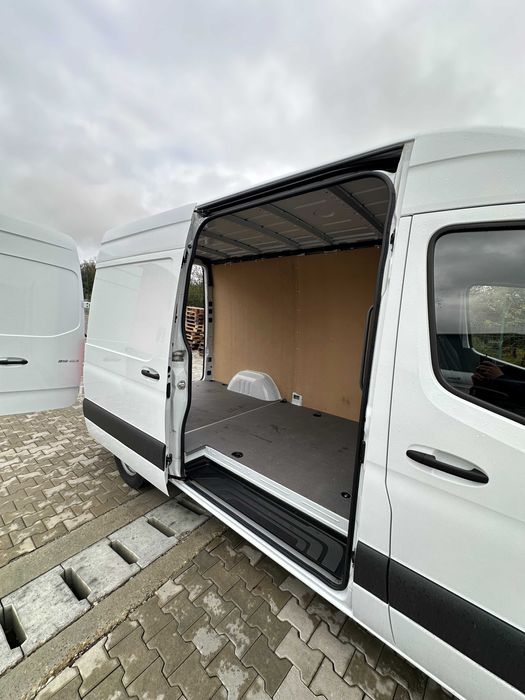 Mercedes Benz SPRINTER 2024