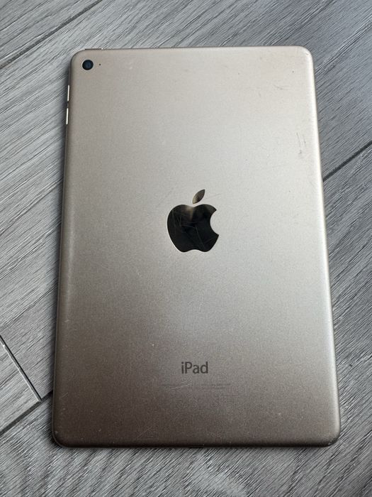 Tableta ipad mini 4 A1538 sticla fisurata