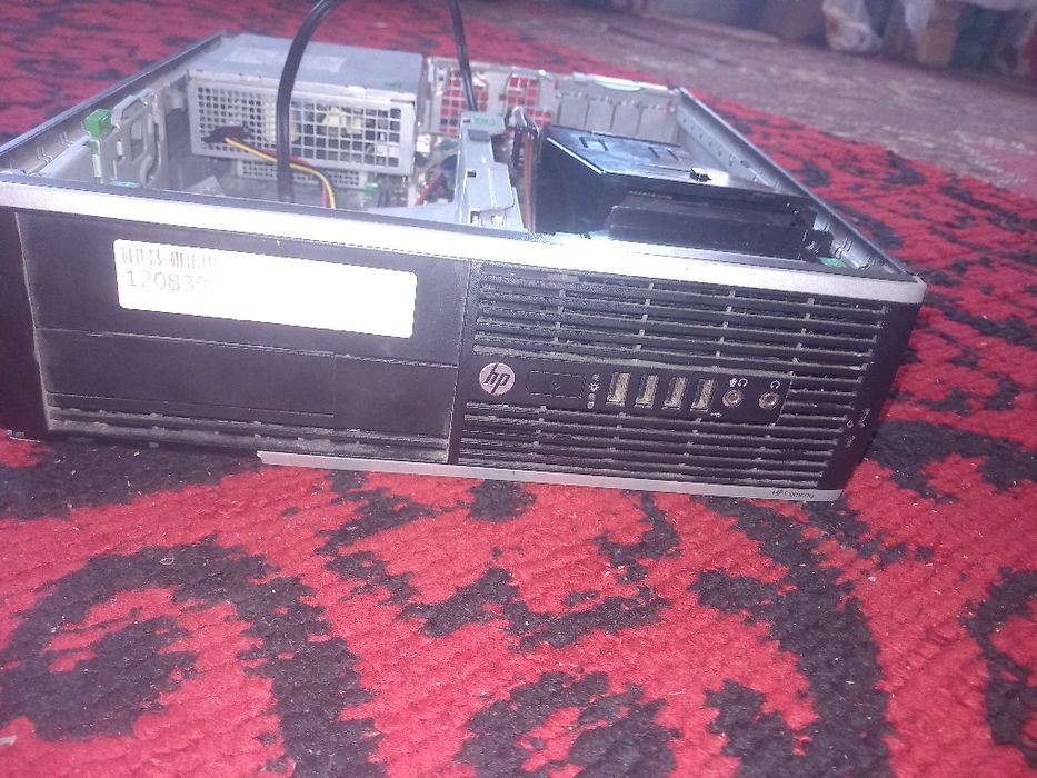 Pc Asus și HP  sunt funcționale la schimb pe un laptop funcțional