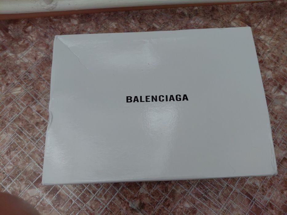 BALENCIAGA arena size 39