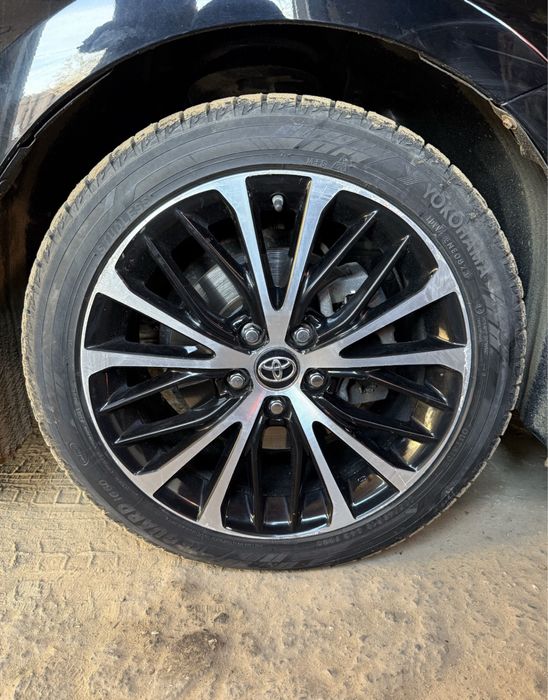 Продам диски на камри 70/75 с резинлй летней р18