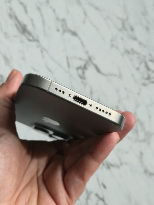 Vand/Schimb iPhone 15 Pro 256gb