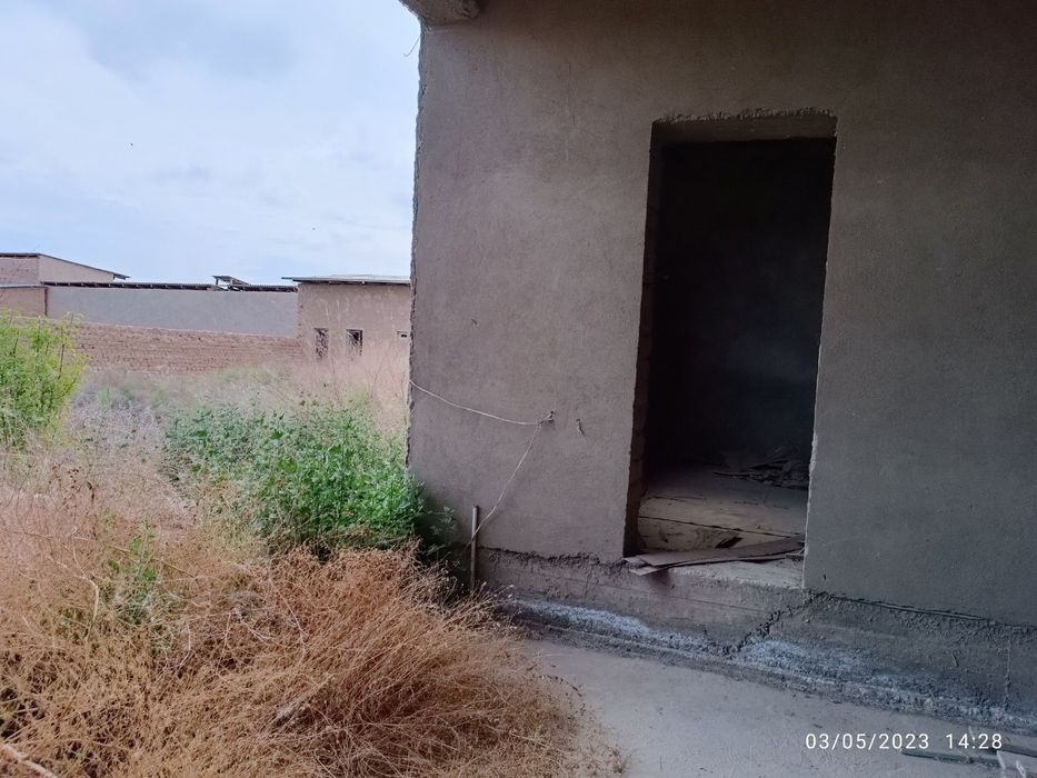 Ҳовли қурилиши тугалланмаган