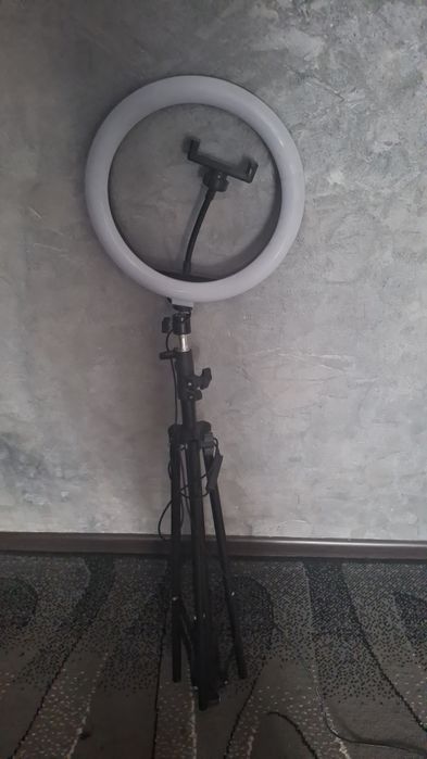 Продам кольцевая лампа