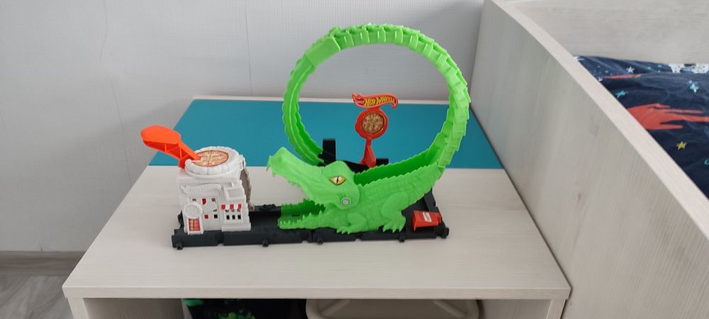 Писти Hot Wheels