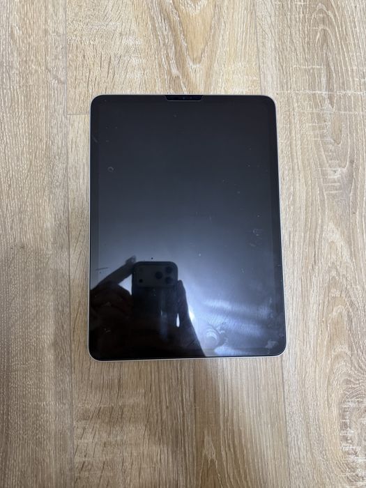 iPad Pro 11 M2 + Magic keyboard в идеальном состоянии
