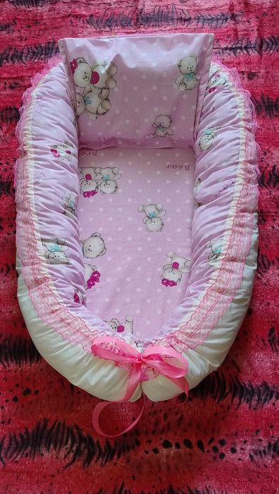 Двулицево бебешко гнездо с възглавничка