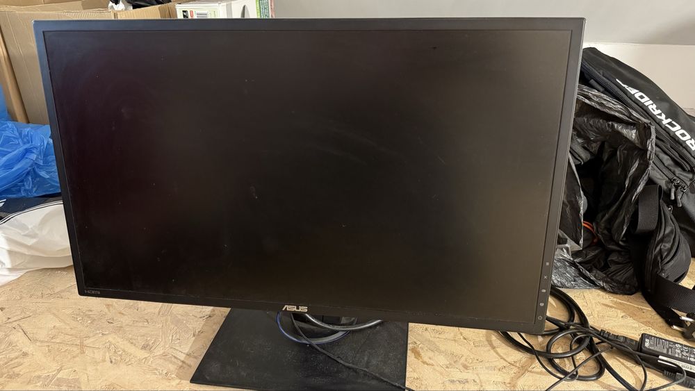 Vand monitor ASUS